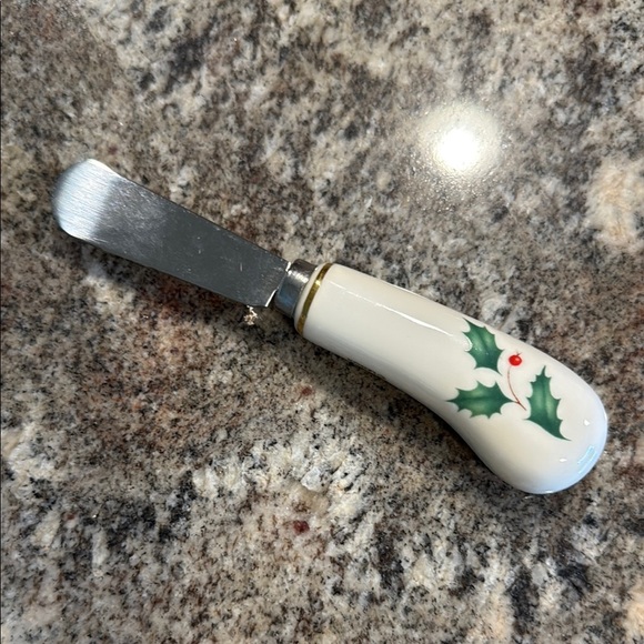 Lenox Holiday Dimension Individual Cheese Spreader. - Picture 1 of 1